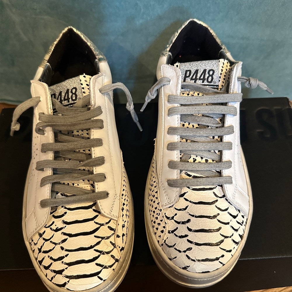 P448 Women’s John sneaker